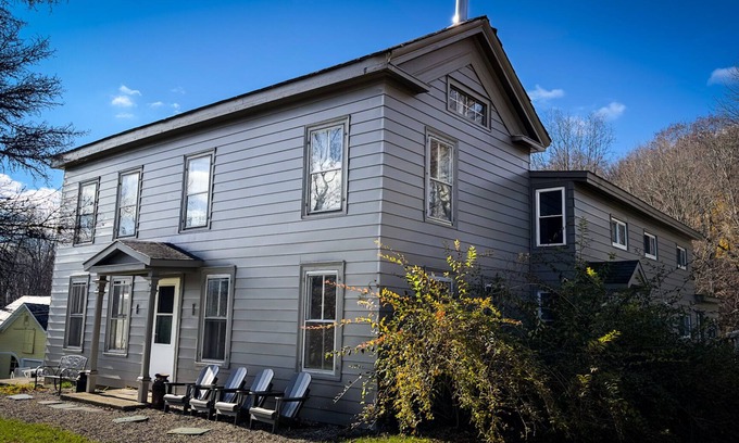 Hoosick Falls Casa | Grand farmhouse, big groups, close to skiing, 1 mi to VT, XL Hot Tub.