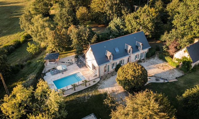 Soucelles Casa | Grand Gîte 13 Personnes de Caractère Piscine et spa