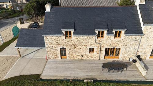 Landevant Casa | Grand gîte 8 personnes, calme, proche mer
