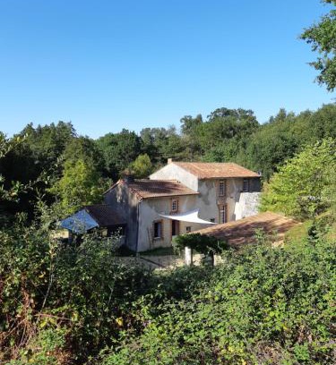 Saint-Laurent-du-Mottay Casa | Grand gîte dans son écrin de Nature