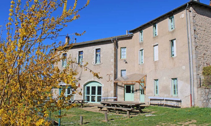 La Chabanne Cabaña | Casa en Montaña Bourbonnaise: Ideal para Grupos, Mascotas Bienvenidas, Cerca de Distrito de Esquí