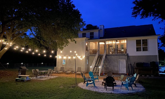 Mount Pleasant Casa | Grand Getaway - 5 Miles to Beach, Huge Yard, Tons of Space + Gym!