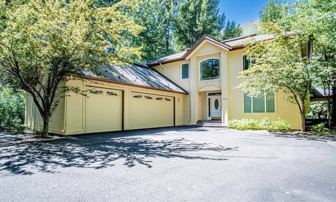 Hailey Casa | Grand Hailey Home by Big Wood River and Sun Valley! is located in Hailey.