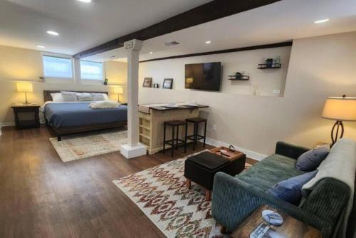 Astoria Apartamento | Grand Hideaway - King Bed!