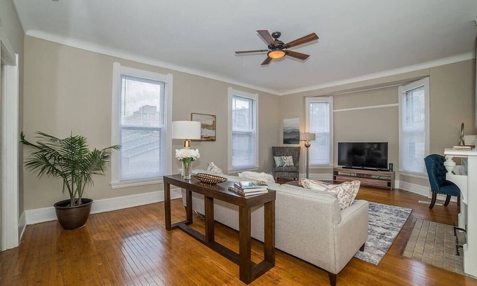 Walnut Hills Apartamento | Grand Historic 2 Bedroom Apartment Near Eden Park