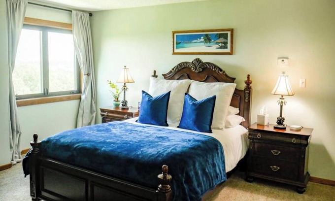 Shangri-La Estates Condominio | Grand Lake Getaway – Vista Towers 10th Floor Condo with Golf & Lake Views