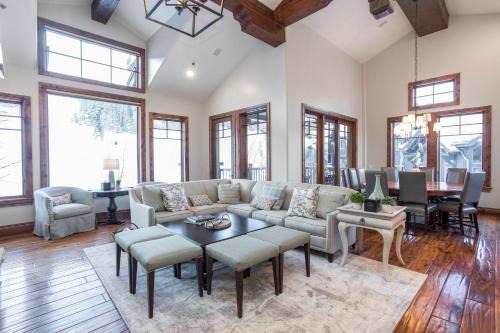 Empire Pass Apartamento | Grand Lodge - Five Bedroom #402 - Ski-in ski-out condo