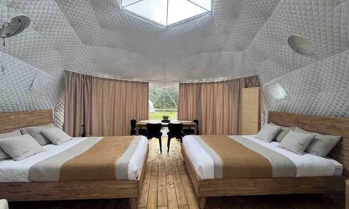 Miller Lake Casa | Grand Luxe Geodome Glamping with 2 Queen beds East