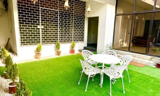 F-6 Sector Hotel | Grand Manor House