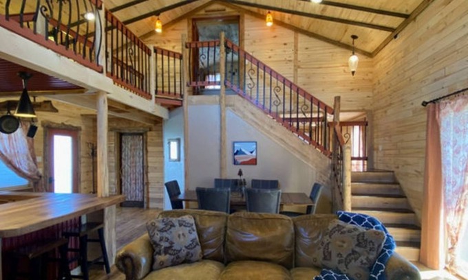 Cedaredge Cabina | Grand Mesa Hideaway – Cedaredge Lodge’s "Crown Jewel"