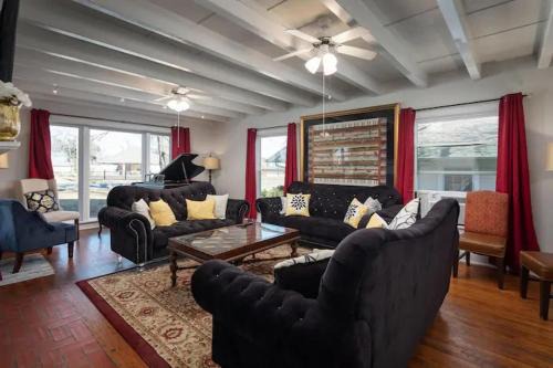 Fort Worth Casa | Grand Performance Home 3 min to Downtown, Stockyard, AT&T