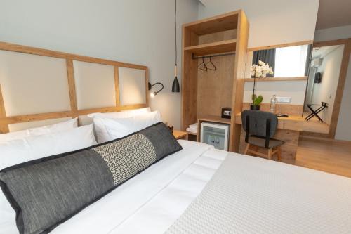 Vardaris Cama Y Desayuno | Grand Port Suites