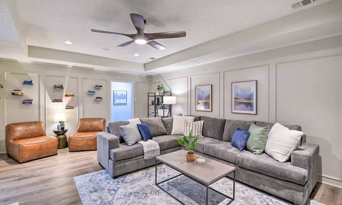 Grand Prairie Casa | Grand Prairie Retreat - 3BD/2BA w/ Yard