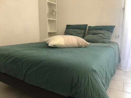 La Ferte-sous-Jouarre Apartamento | Grand Studio calme centre-ville