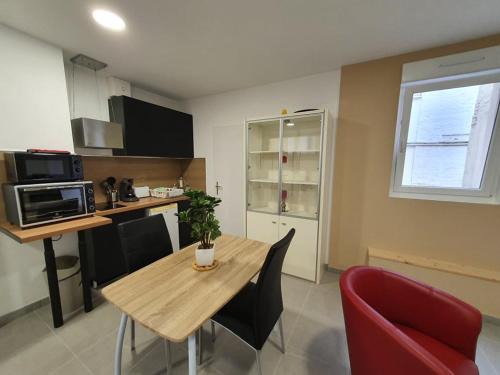 Gravelines Apartamento | Grand studio Gravelines centre , 5 mn du cnpe et de la plage, absence de chambre privative