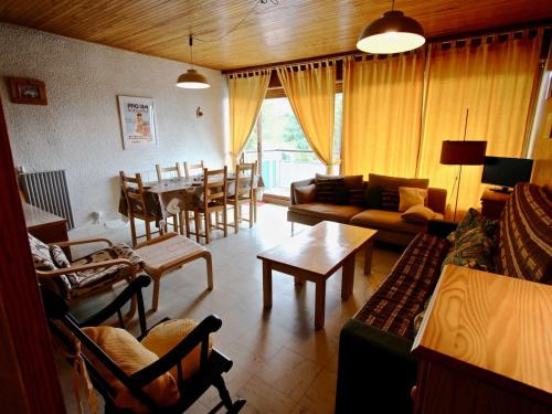 Chamrousse Apartamento | Grand T2 cabine 55m² avec balcon exposé sud à Chamrousse 1650, animaux acceptés - FR-1-340-133