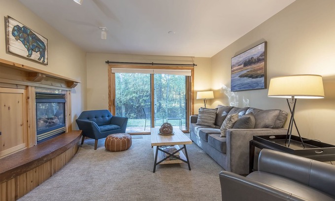Driggs Condominio | Cerca de Grand Targhee! ¡Jacuzzis! Shuttle de esquí! Limpio y conveniente!