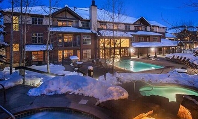 Four O'Clock Cabina | Grand Timber Cozy lodge with 1 bedroom, sleeps 4 in lovely Breckenridge Colorado