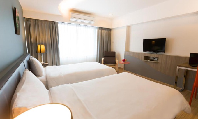 Khlong Ton Sai Hotel | Grand Tower Inn Sathorn Hotel