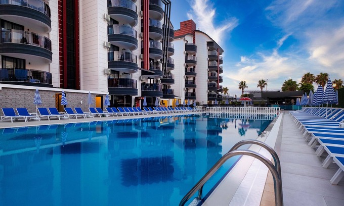 Tosmur Belediyesi Complejo | Grand Uysal Beach&Spa Hotel - All inclusive