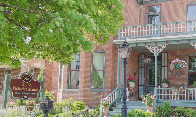 Boonville Cama Y Desayuno | Grand Victorian Manor & Cottage