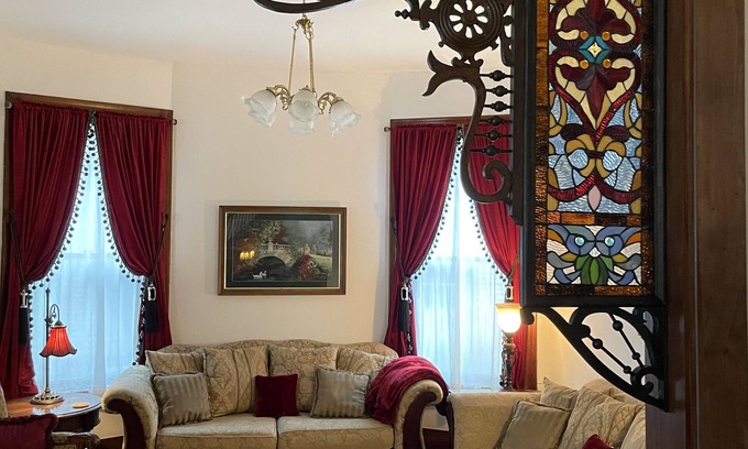 Fort Madison Casa | Grand Victorian on the Mississippi