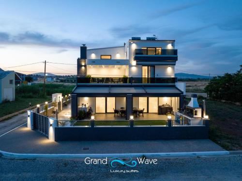 Flogita Apartamento | Grand Wave Luxury Suites