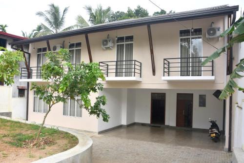 Homagama Casa | Grand White Hotel