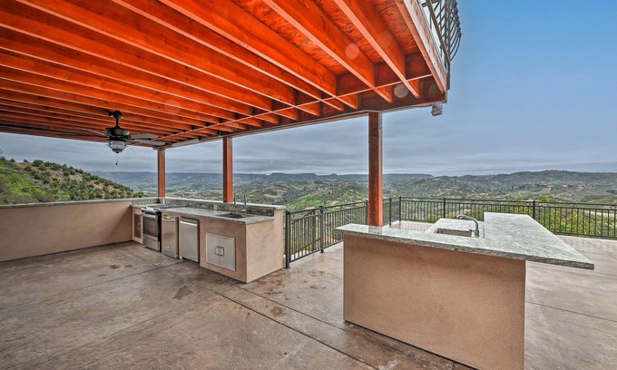 Temecula Casa | Grand Wine Country Getaway w/ Stunning Views!