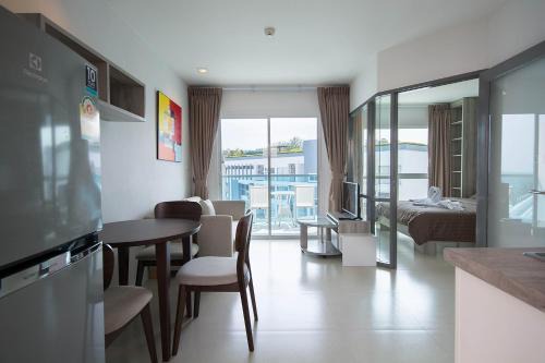 Kram Apartamento | Grandblue Condominium 708