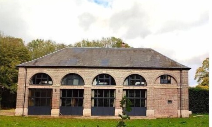 Saint-Jean-du-Cardonnay Casa | Grande Maison de Campagne au Milieu du Parc D'un Château