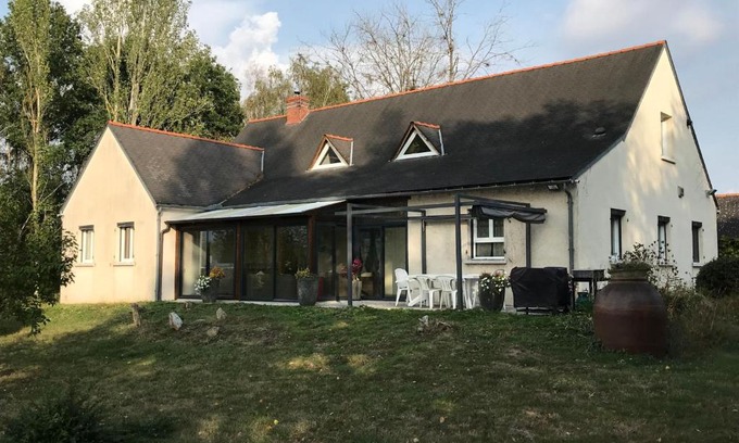 Lucay-le-Male Casa | Grande Maison au Bord d'un Lac avec Spa, Jardin Clôturé et Proche du ZooParc de Beauval - FR-1-591-336