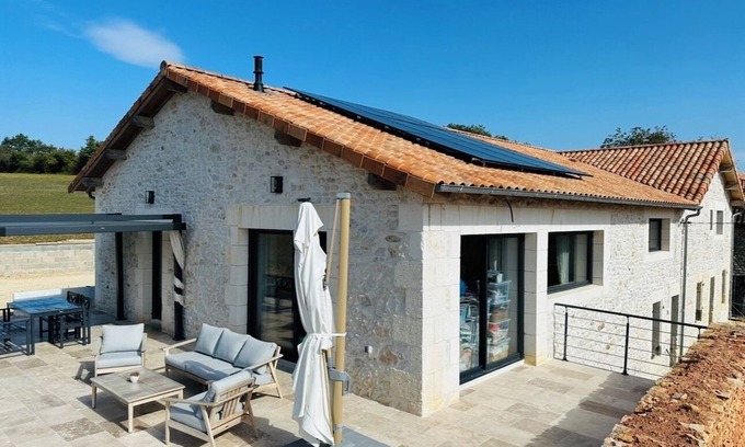 Varaignes Casa | Grande Maison Confortable à la Campagne. Idéal Pour les Retrouvailles en Famille