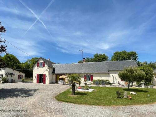La Gonfriere Apartamento | Grande maison de campagne avec studio, nature, confort et loisirs à 5 km, 4 chambres, jardin clos - FR-1-497-182