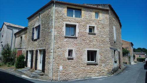 Lacapelle-Biron Casa | Grande maison de ville avec cheminée et loggia