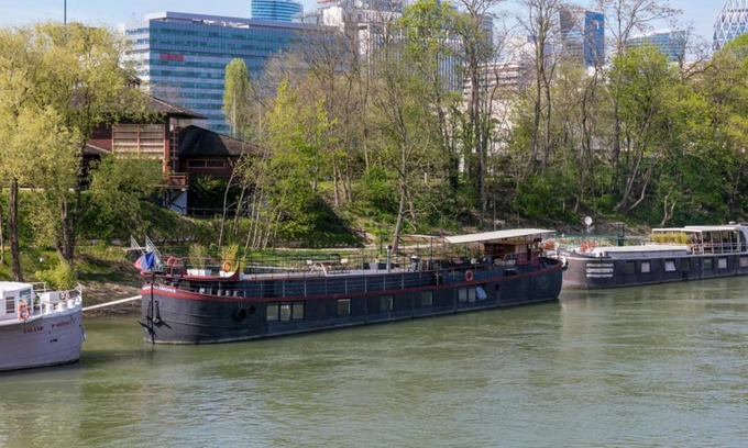 Puteaux Casa | Grande péniche 4 ch - 10 pers -Paris - Ile de Puteaux- terrasses