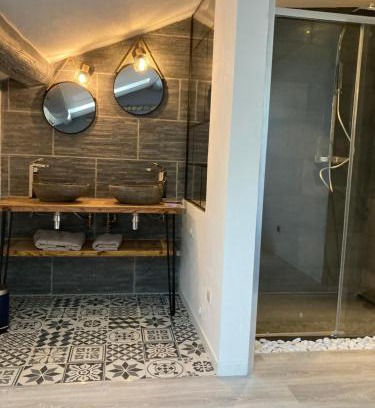 Entraigues-sur-la-Sorgue Apartamento | Grande terrasse CLIM parking privé SMART TV, local velos