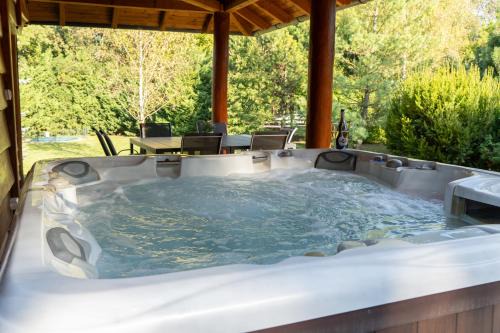Tata Casa | Grande Vendégház