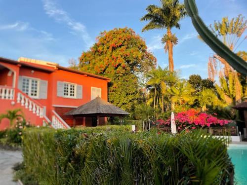 La Riviere Saint-Louis Casa | Grande Villa et Bungalows dans un Jardin créole avec Piscine et Vue Panoramique