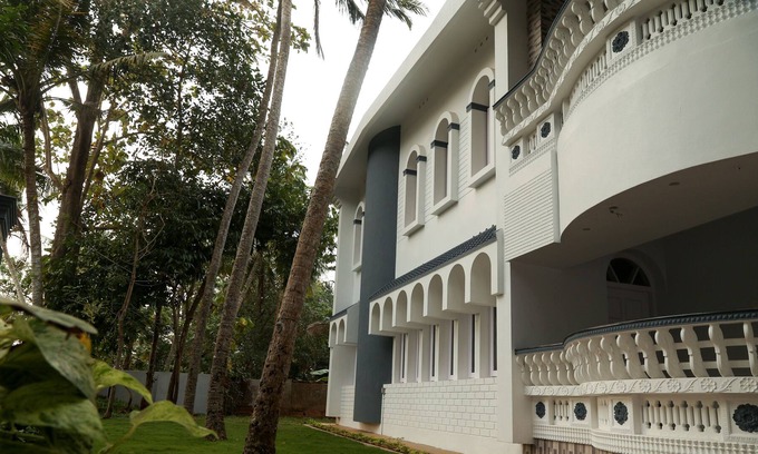 Neyyattinkara Villa | Grandeur Inn Bed & Breakfast, hogar lejos del hogar!