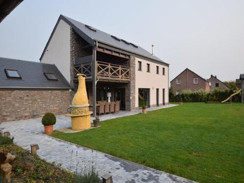 Bohon Villa | Grandeur Villa with Sauna & Jacuzzi in Durbuy