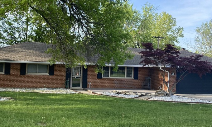 Centerville Casa | Grandma & Papaw's Hideaway Centerville OH 5 Beds