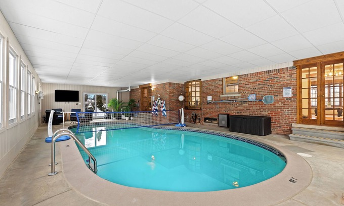 Sterling Heights Casa | Grandma's Fun House - Heated Indoor Pool | 5BR