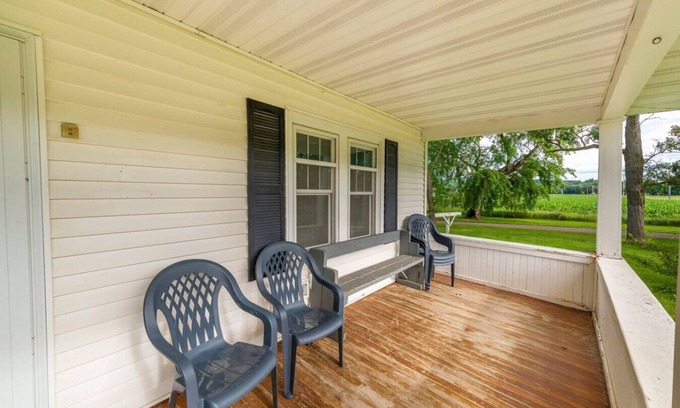 Lake Hallie Casa | Grandma's Place/Country Home in the City
