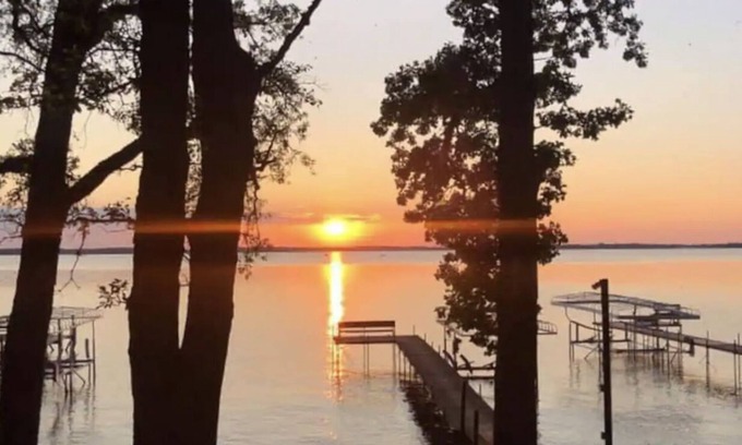 Spirit Lake Cabaña | Grandpa's Sunset Cabin on Big Spirit Lake