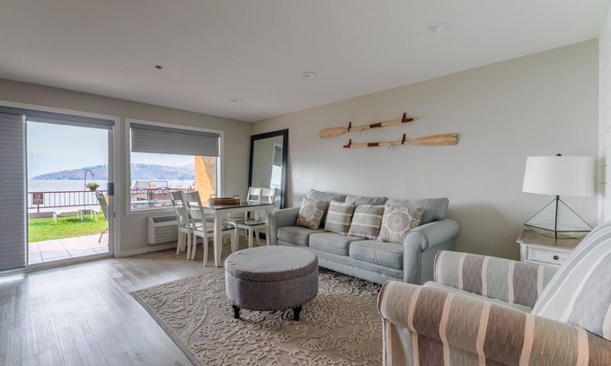 Chelan Condominio | Grandview Lake View 105! Condominio de lujo frente al mar, con capacidad para 6!