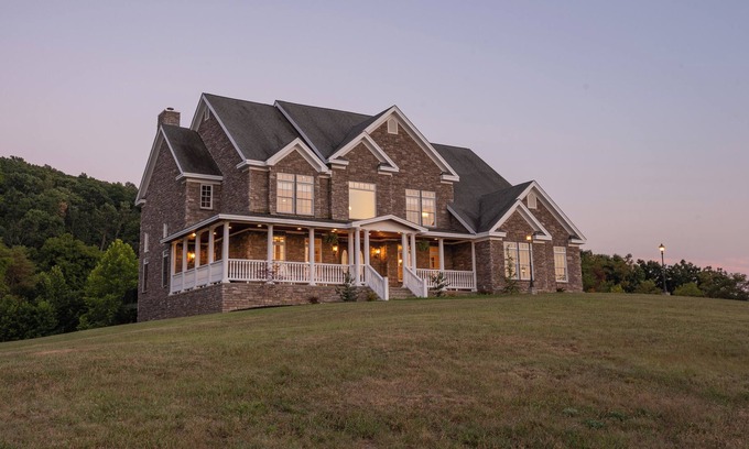 Clearville Casa | Grandview Lodge | HOT TUB, Incredible Views, Movie Room + Game Room!