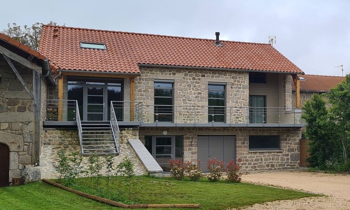 Grezes Otro | Grange Rénovée au Cœur du Village Proche du Château