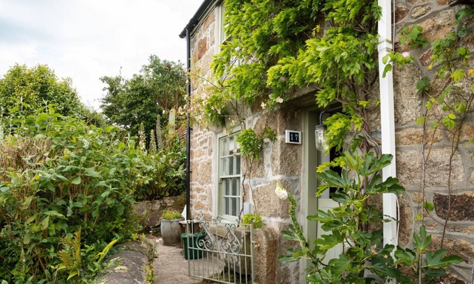 Newlyn Cabaña | * Nueva propiedad * Casa de carácter encantador y jardín con estufa de leña