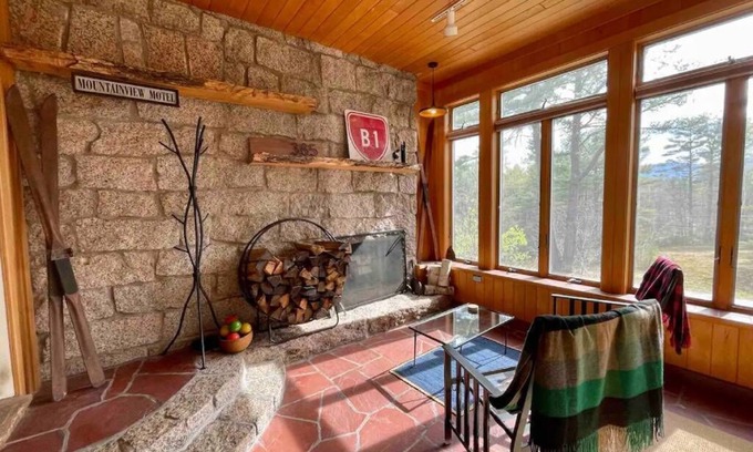 North Conway Casa | Granite House - Hot Tub, Hammock Alley, Slack Line